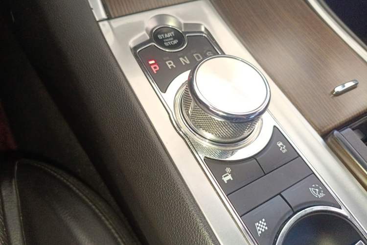 Used Jaguar XF 2013 XF 3.0 SC Prestige Edition Gear Lever