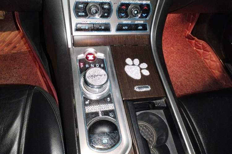 Used Jaguar XF 2013 XF 2.0T Luxury Edition Gear Lever