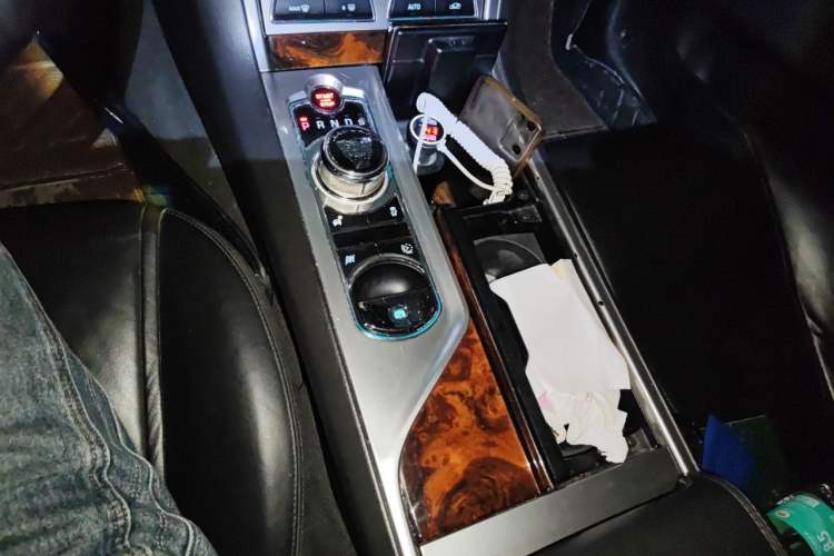 Used Jaguar XF 2013 XF 3.0 SC Luxury Edition Gear Lever