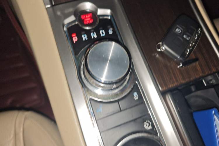 Used Jaguar XF 2013 XF 2.0T Luxury Edition Gear Lever