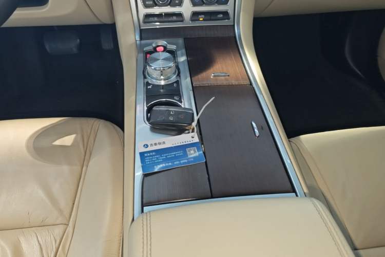 Used Jaguar XF 2013 XF 2.0T Luxury Edition Gear Lever
