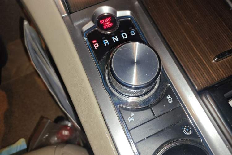 Used Jaguar XF 2013 XF 2.0T Luxury Edition Gear Lever