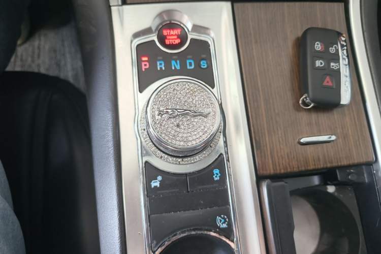 Used Jaguar XF 2013 XF 2.0T Luxury Edition Gear Lever