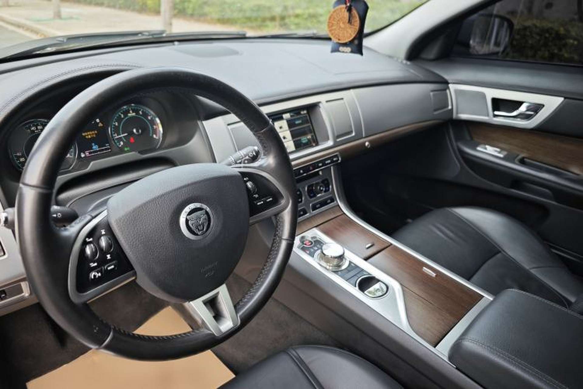 Used Jaguar XF 2013 XF 3.0 SC Prestige Edition Interior 2
