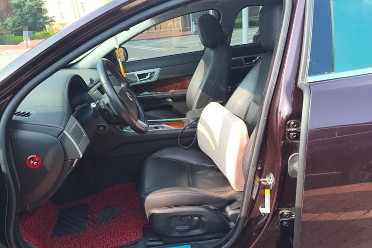 Used Jaguar XF 2013 XF 2.0T Luxury Edition Left Front Seat