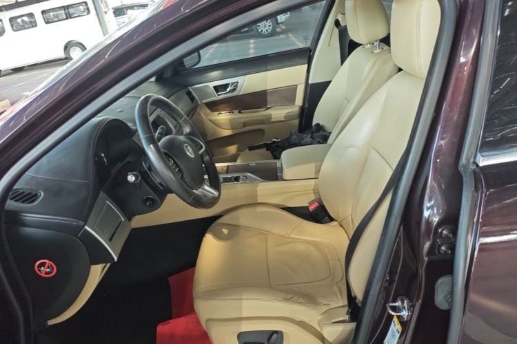 Used Jaguar XF 2013 XF 2.0T Luxury Edition Left Front Seat