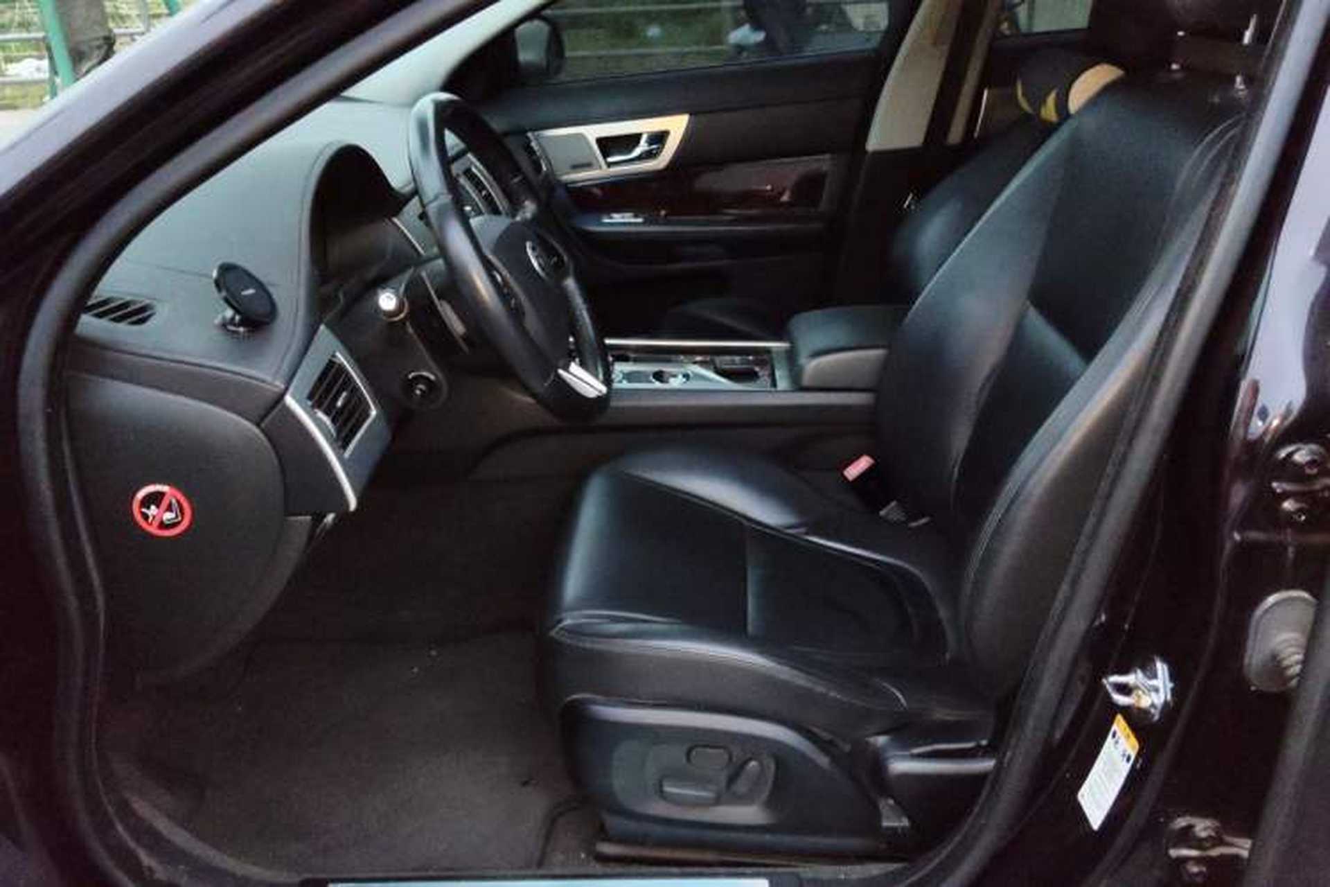 Used Jaguar XF 2013 XF 2.0T Luxury Edition Left Front Seat