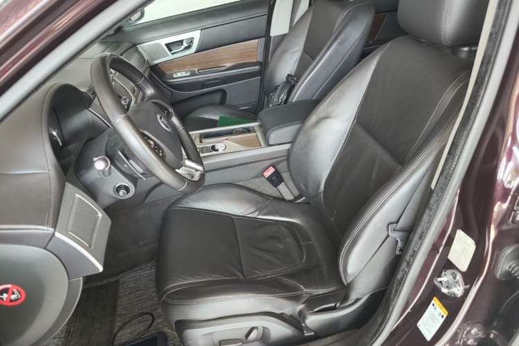 Used Jaguar XF 2013 XF 2.0T Luxury Edition Left Front Seat