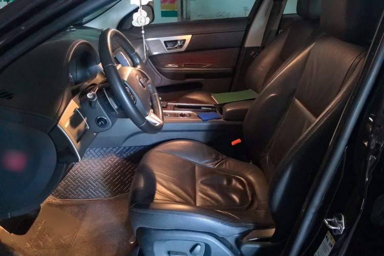 Used Jaguar XF 2013 XF 2.0T Luxury Edition Left Front Seat