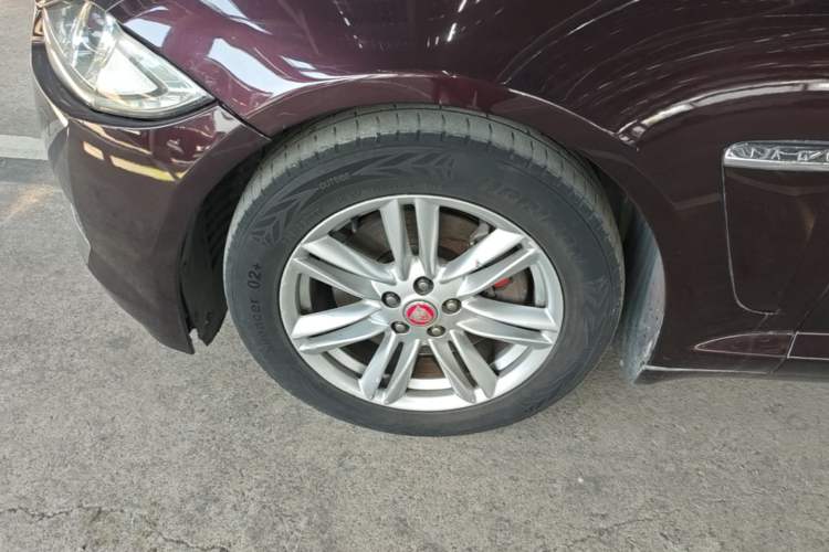 Used Jaguar XF 2013 XF 2.0T Luxury Edition Left Front Wheel Hub