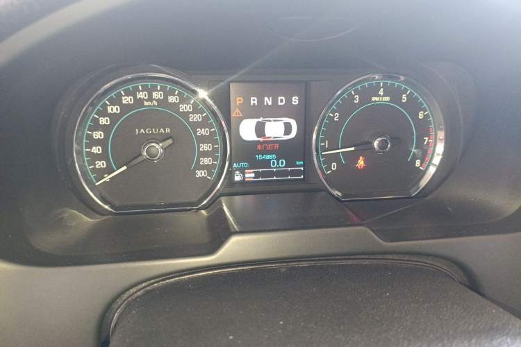 Used Jaguar XF 2013 XF 3.0 SC Prestige Edition Odometer Close Up