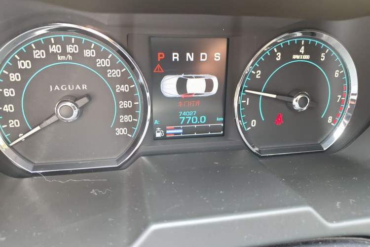 Used Jaguar XF 2013 XF 2.0T Luxury Edition Odometer Close Up
