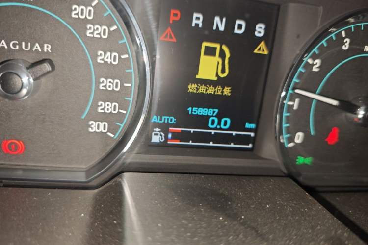 Used Jaguar XF 2013 XF 3.0 SC Prestige Edition Odometer Close Up