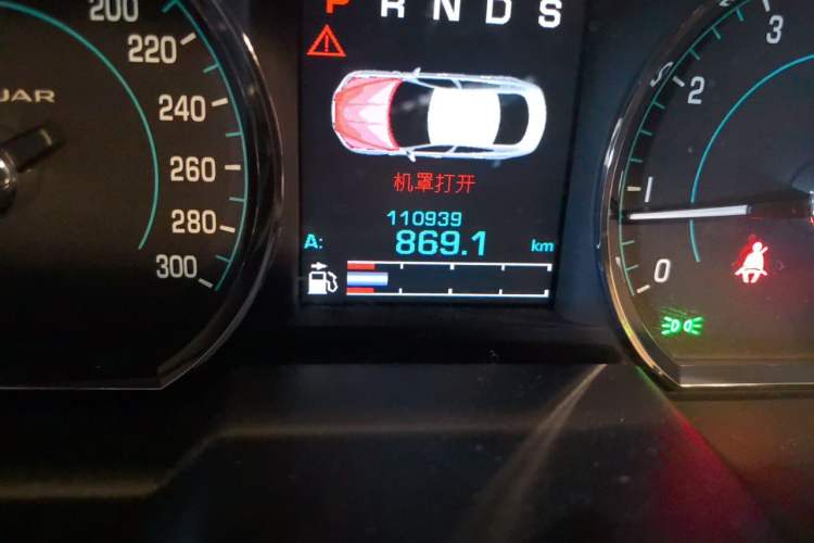 Used Jaguar XF 2013 XF 2.0T Luxury Edition Odometer Close Up