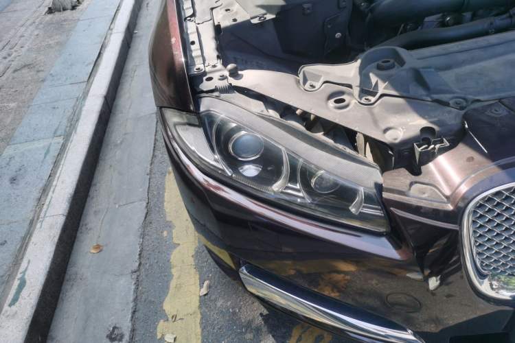Used Jaguar XF 2013 XF 2.0T Luxury Edition Right Front Headlight
