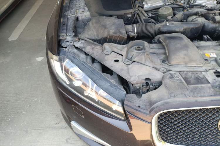 Used Jaguar XF 2013 XF 3.0 SC Prestige Edition Right Front Headlight