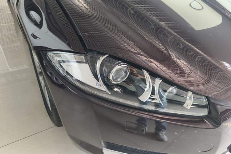 Used Jaguar XF 2013 XF 2.0T Luxury Edition Right Front Headlight