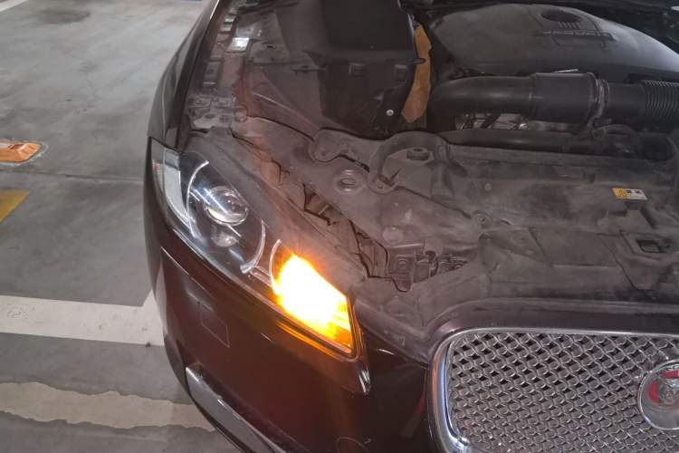 Used Jaguar XF 2013 XF 2.0T Luxury Edition Right Front Headlight