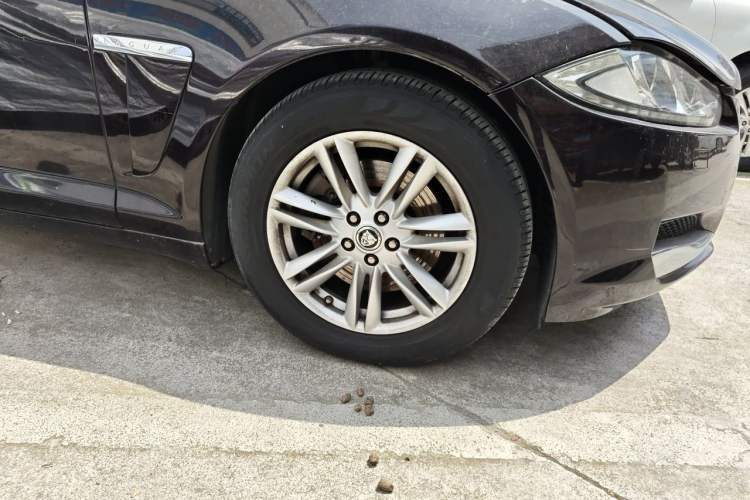 Used Jaguar XF 2013 XF 2.0T Luxury Edition Right Front Wheel Hub