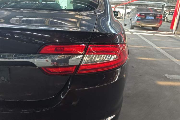 Used Jaguar XF 2013 XF 2.0T Luxury Edition Right Rear Taillight