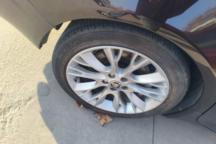 Used Jaguar XF 2013 XF 2.0T Luxury Edition Right Rear Wheel Hub