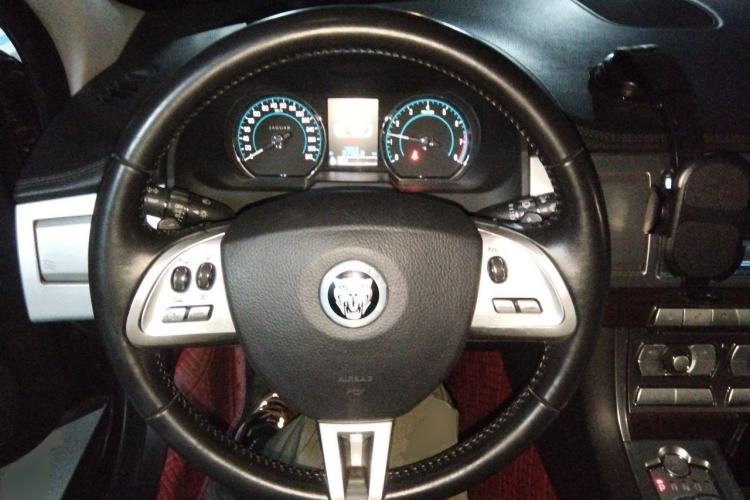 Used Jaguar XF 2013 XF 2.0T Luxury Edition Steering Wheel