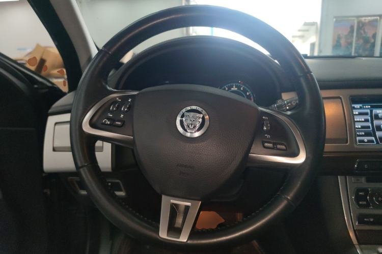 Used Jaguar XF 2013 XF 3.0 SC Prestige Edition Steering Wheel