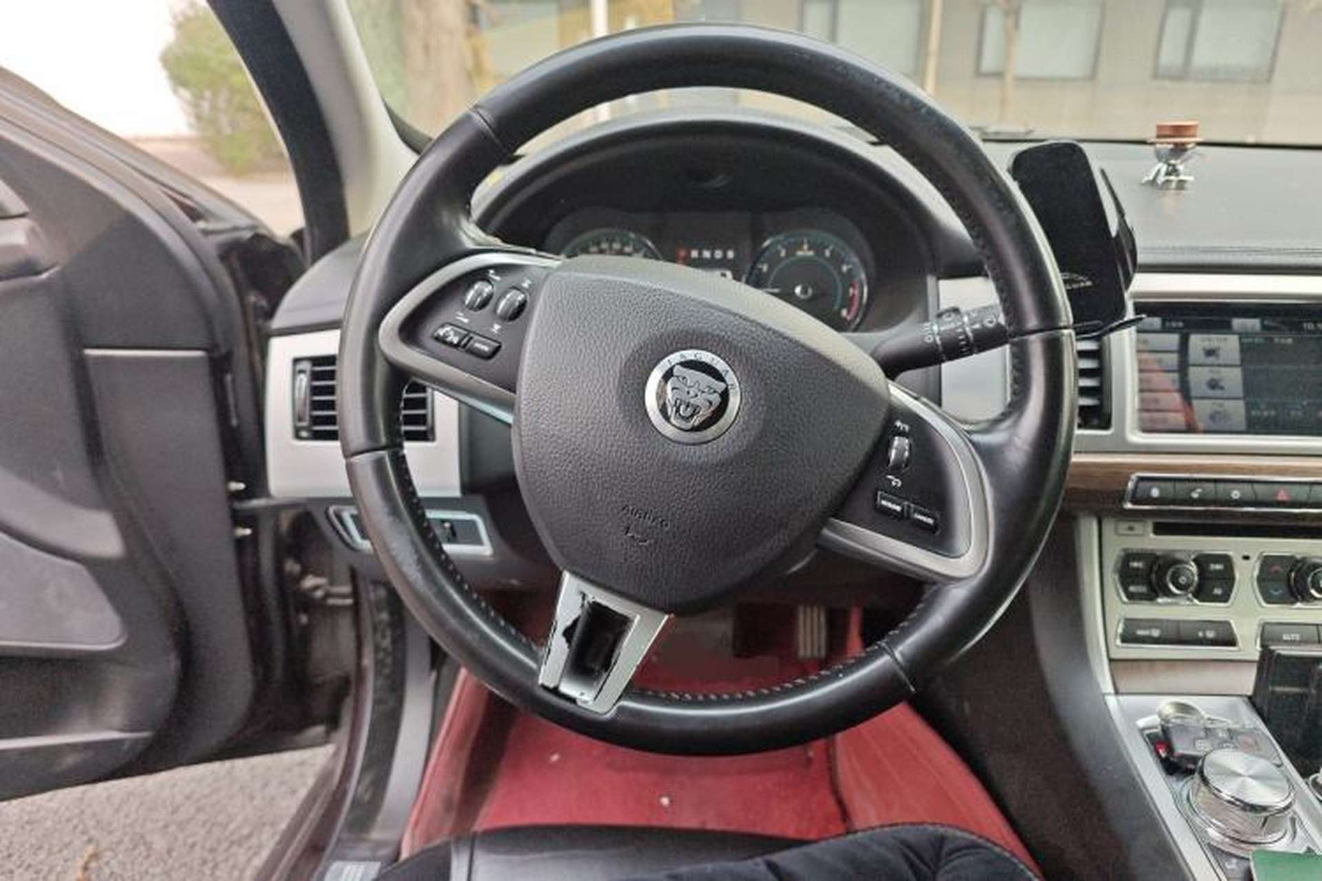 Used Jaguar XF 2013 XF 2.0T Luxury Edition Steering Wheel