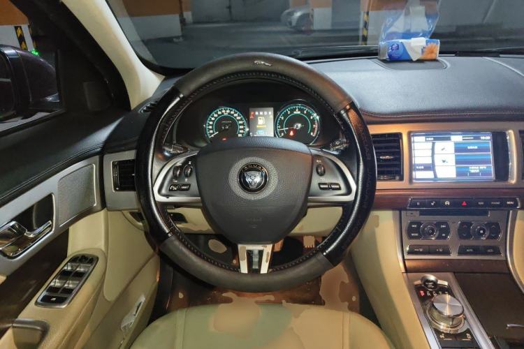Used Jaguar XF 2013 XF 3.0 SC Prestige Edition Steering Wheel