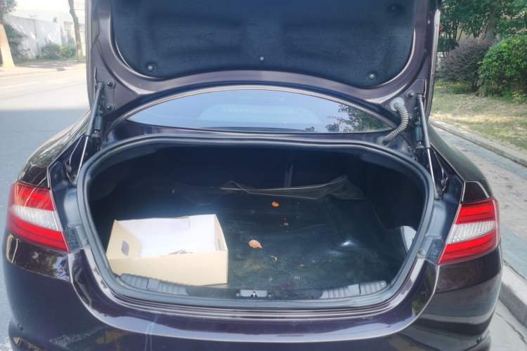 Used Jaguar XF 2013 XF 2.0T Luxury Edition Trunk