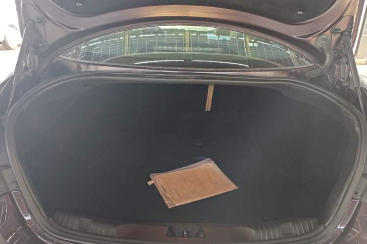 Used Jaguar XF 2013 XF 2.0T Luxury Edition Trunk
