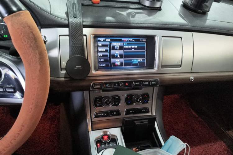 Used Jaguar XF 2013 XF 2.0T Luxury Edition Audio And AC Panel