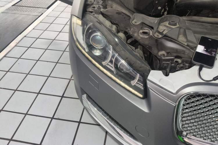 Used Jaguar XF 2013 XF 2.0T Luxury Edition Right Front Headlight