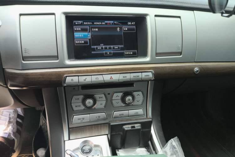 Used Jaguar XF 2013 XF 3.0 SC Prestige Edition Audio And AC Panel