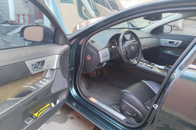 Used Jaguar XF 2013 XF 2.0T Luxury Edition Driver Seat