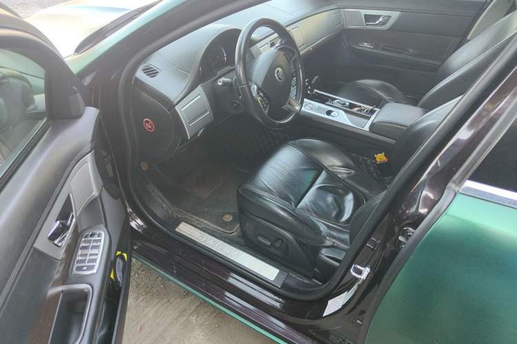 Used Jaguar XF 2013 XF 2.0T Luxury Edition Driver Seat