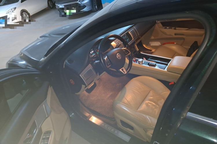 Used Jaguar XF 2013 XF 2.0T Luxury Edition Driver Seat