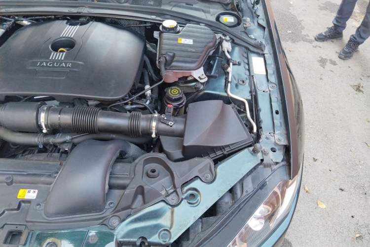 Used Jaguar XF 2013 XF 2.0T Luxury Edition Engine Bay Left