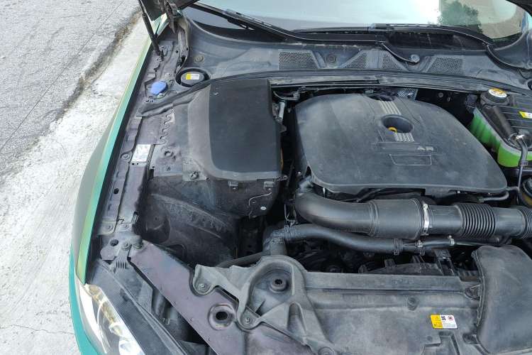 Used Jaguar XF 2013 XF 2.0T Luxury Edition Engine Bay Right