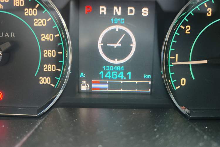 Used Jaguar XF 2013 XF 2.0T Luxury Edition Odometer Close Up
