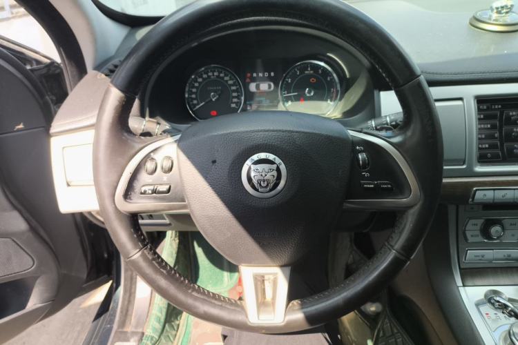 Used Jaguar XF 2013 XF 3.0 SC Prestige Edition Steering Wheel