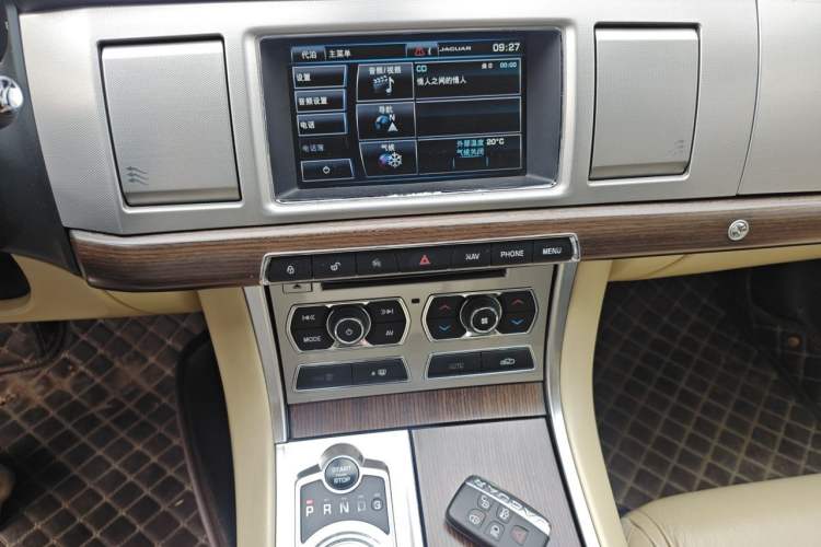 Used Jaguar XF 2013 XF 2.0T Luxury Edition Audio And AC Panel