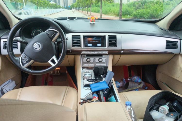 Used Jaguar XF 2013 XF 2.0T Luxury Edition Center Console