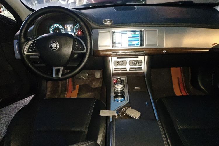 Used Jaguar XF 2013 XF 3.0 SC Prestige Edition Center Console