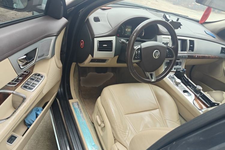 Used Jaguar XF 2013 XF 2.0T Luxury Edition Driver Seat
