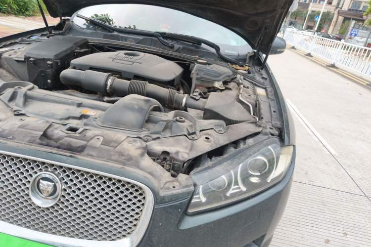 Used Jaguar XF 2013 XF 2.0T Luxury Edition Engine Bay Left
