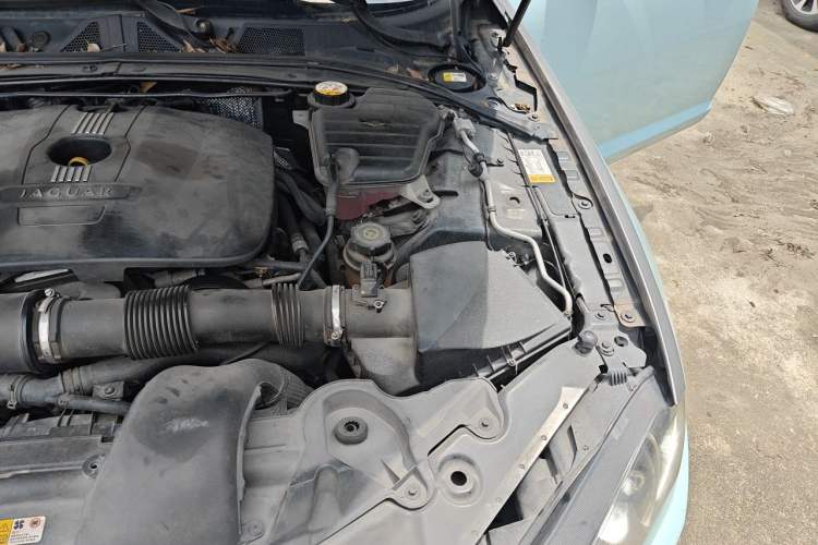 Used Jaguar XF 2013 XF 2.0T Luxury Edition Engine Bay Left