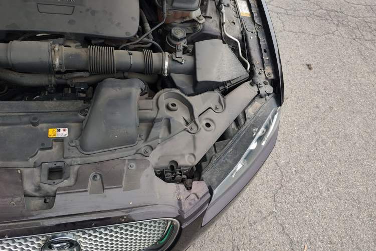 Used Jaguar XF 2013 XF 2.0T Luxury Edition Engine Bay Left