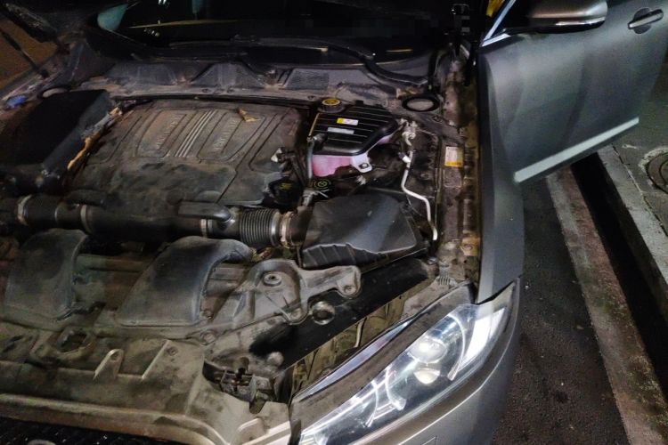 Used Jaguar XF 2013 XF 3.0 SC Prestige Edition Engine Bay Left