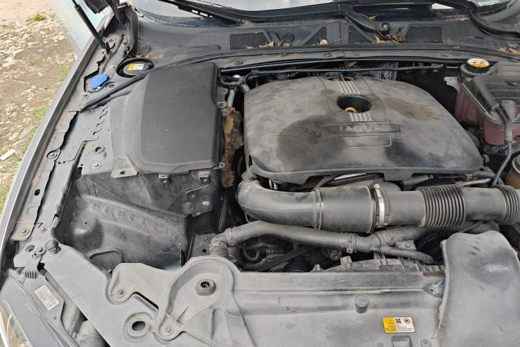 Used Jaguar XF 2013 XF 2.0T Luxury Edition Engine Bay Right